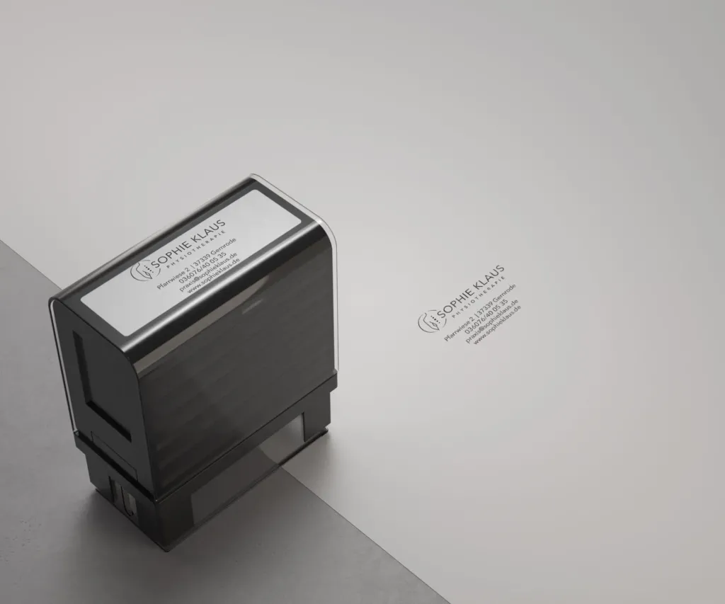 Firmenstempel mit Praxisdesign für Physiotherapie Sophie Klaus in Gernrode, mit Abdruck auf Papier